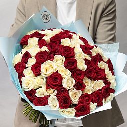 Букет из 101 красной и белой розы 35-40 см (Россия)