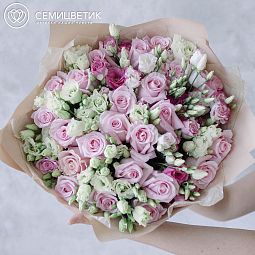 Большой букет  из 17 белых лизиантусов и 25 розовых роз Jessika