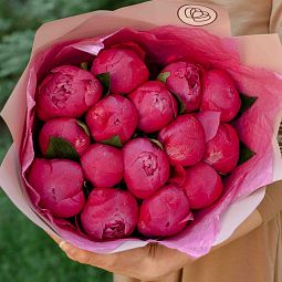 Мини-букет  из 15 ярко-розовых пионов Premium