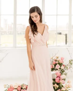 Цветы к персиковому платью