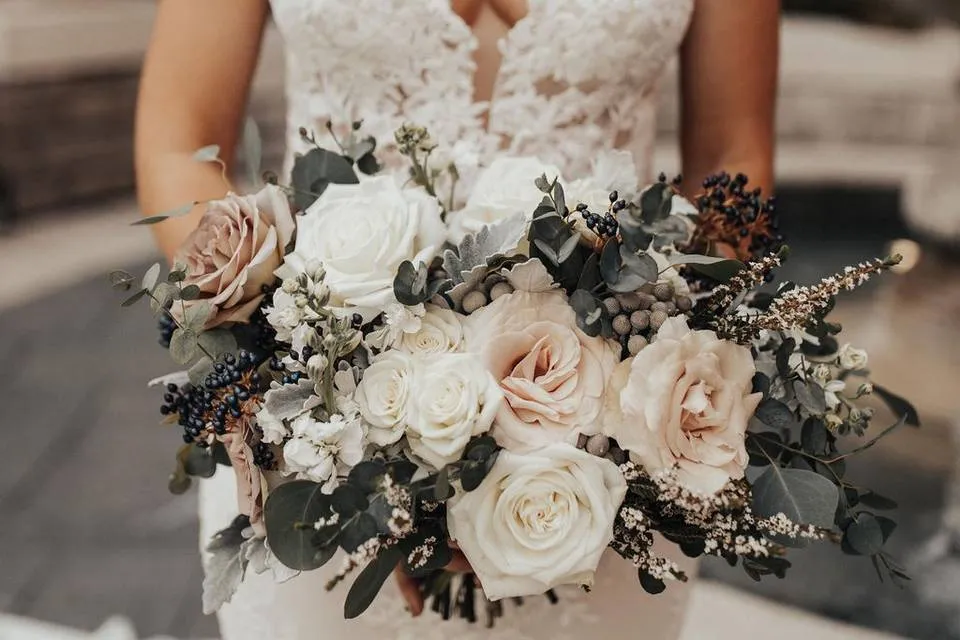 Букет к белому платью