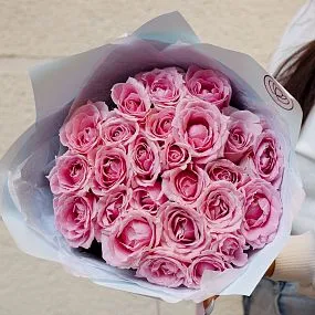 Букет из 25 нежно-розовых роз 60 см (Россия)