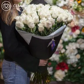 Букет из 51 белой розы Vendela 80 см (Эквадор)