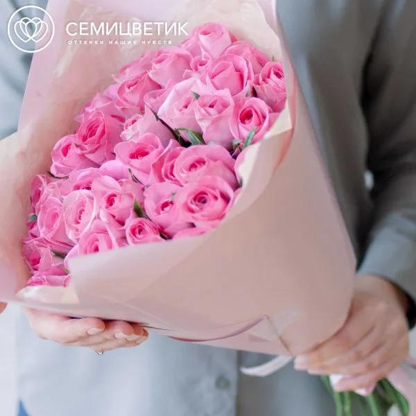 Букет из 41 розовой розы 35-40 см (Кения)