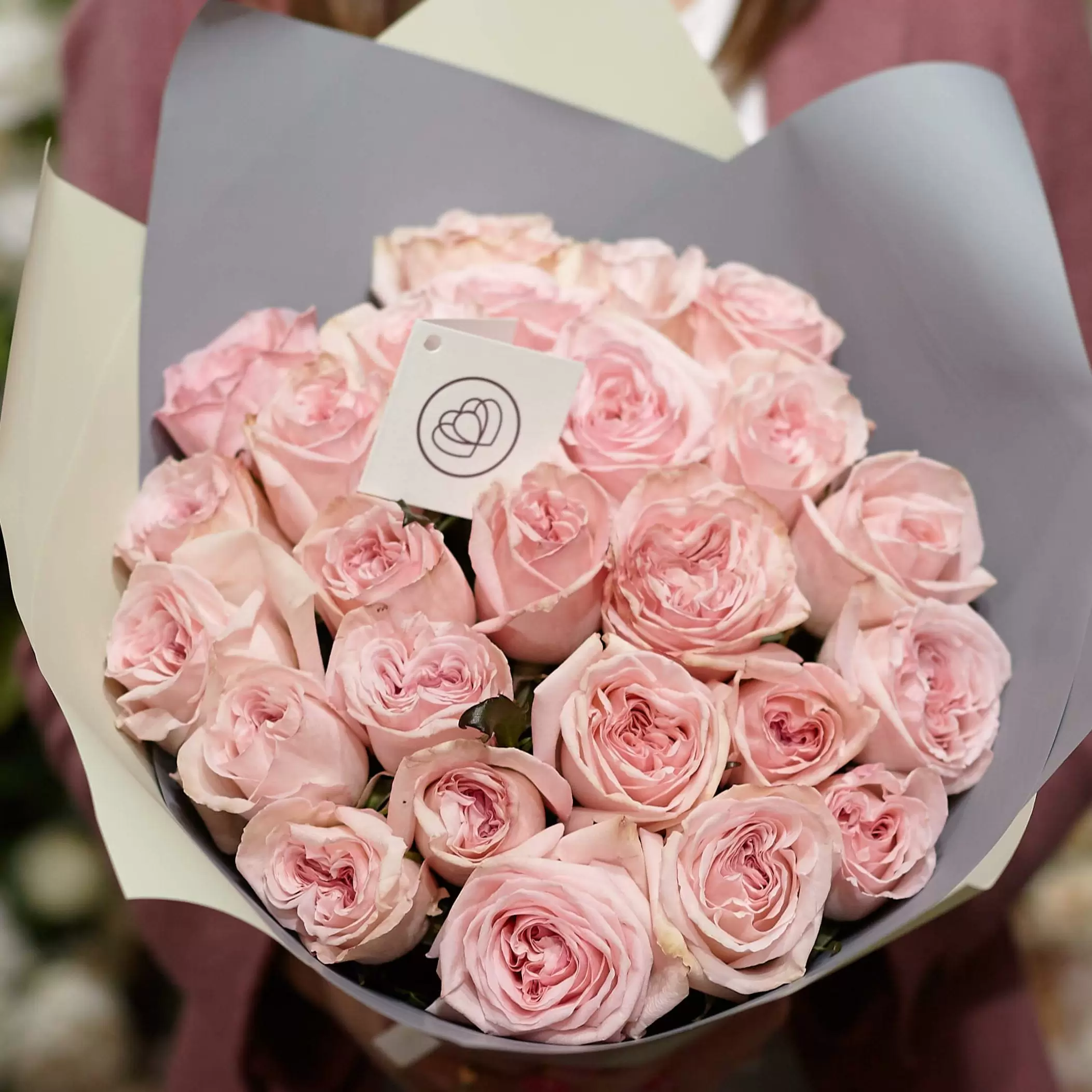 25 розовых одноголовых пионовидных роз 
40 см Pink O'Hara