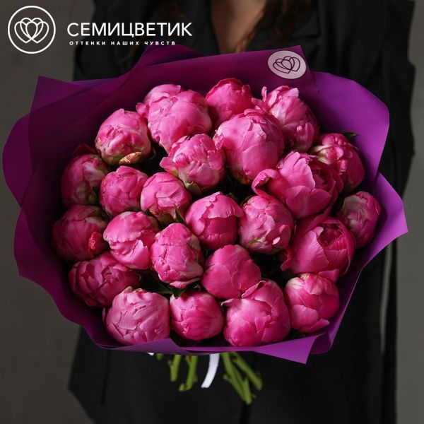 Букет из 25 ярко-розовых пионов Flemming Premium