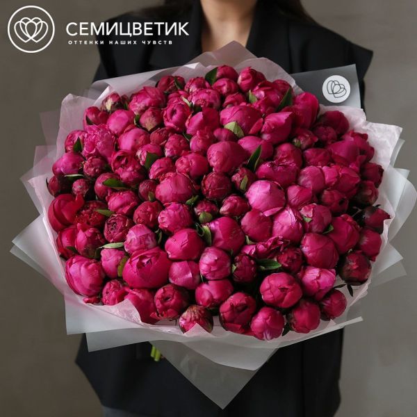 Букет из 101 ярко-розового пиона Red Sarah Bernhardt Premium