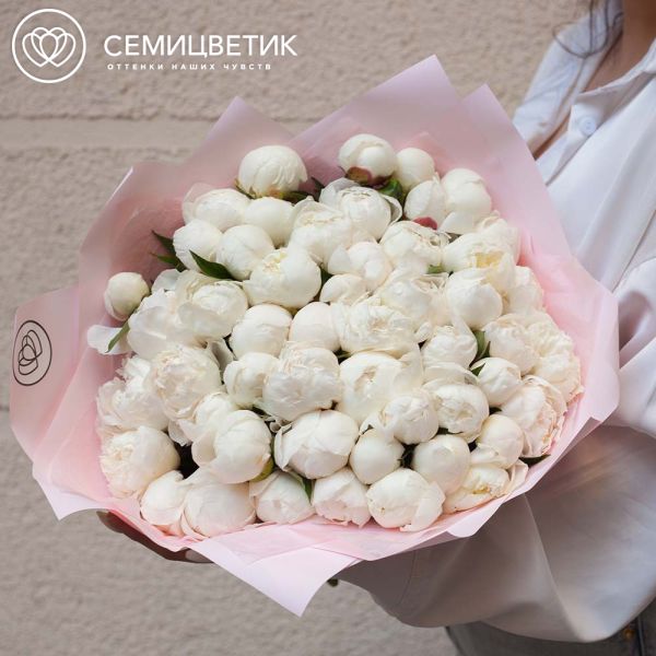 Букет из 51 белого пиона Standart Plus