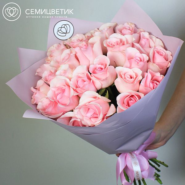 Букет из 25 розовых роз 40 см (Кения) Premium в дизайнерской пленке