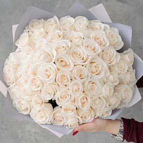 Букет из 51 белой розы Vendela 50 см (Эквадор)