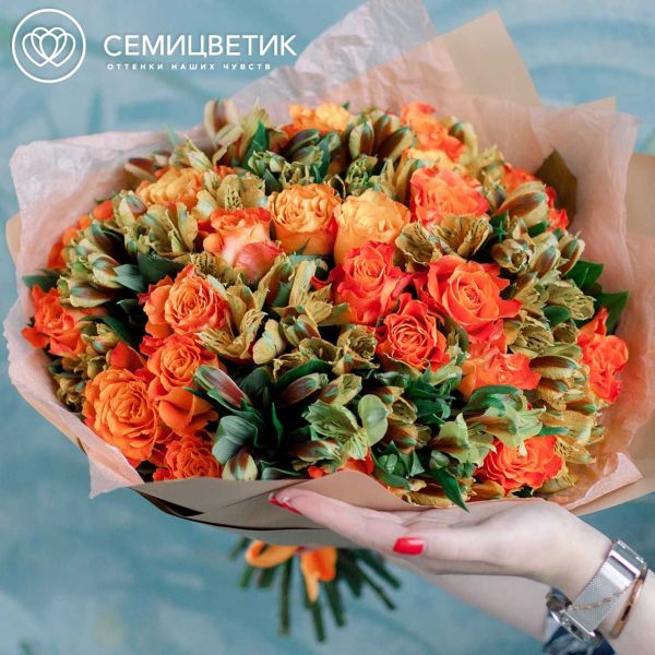 Букет из 25 оранжевых роз 40 см (Кения) и 16 желтых альстромерий