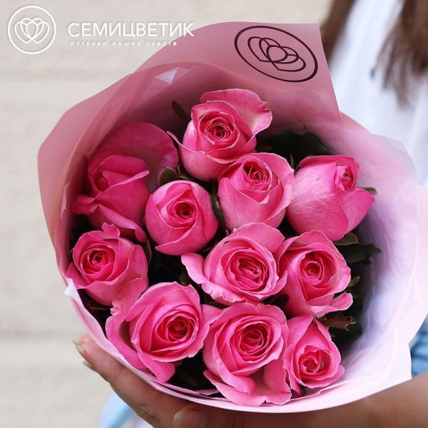 Букет из 11 розовых роз 50 см (Россия)