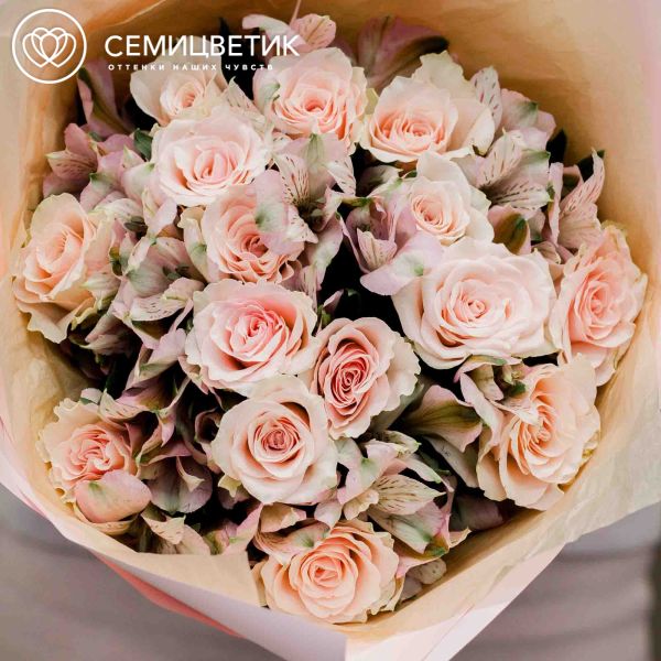 Букет из 15 розовых роз (Кения) 40 см и 7 альстромерий в розовых тонах