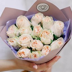 Букет из 15 кремовых пионовидных роз Wedding Rose 40 см