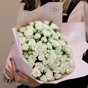 Монобукет  из 25 белых кустовых роз 40 см (Кения)