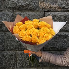 Букет из 25 желтых роз Sonrisa 50 см (Эквадор)