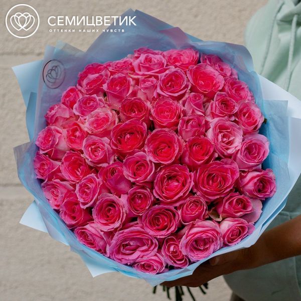 Букет из 51 розовой розы 50 см (Россия) в голубой пленке