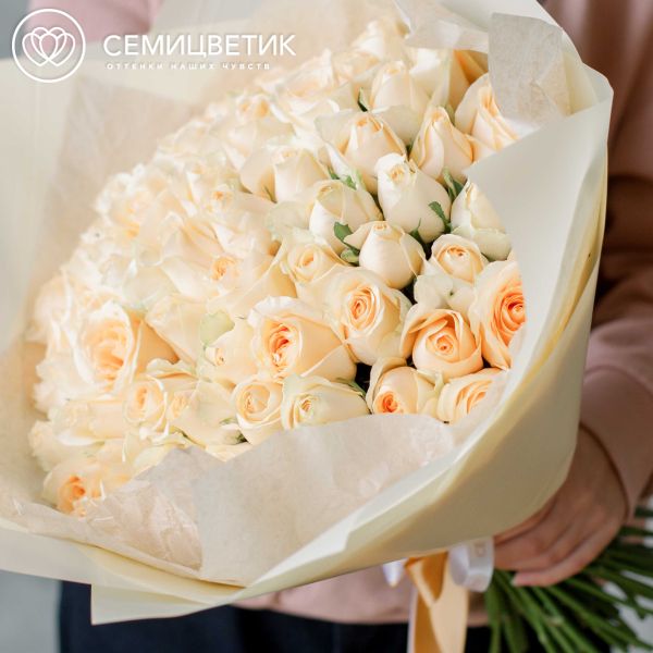 Букет из 61 персиковой розы 40 см (Кения)