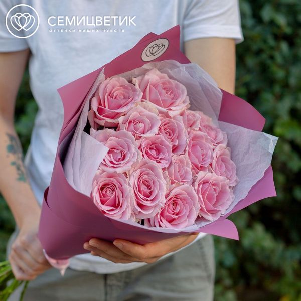 Букет из 15 розовых роз 60 см (Россия) в розовой пленке