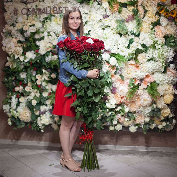 Букет из 25 красных роз Freedom 150 см (Эквадор)