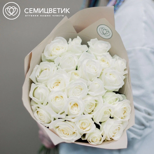 Букет из 25 белых роз 70 см (Россия)