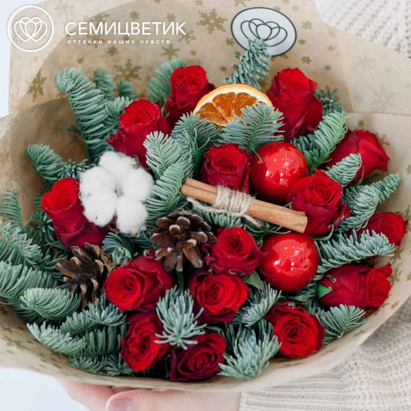 Букет из 15 красных роз 40 см (Кения) с елью, корицей и шишками в крафте