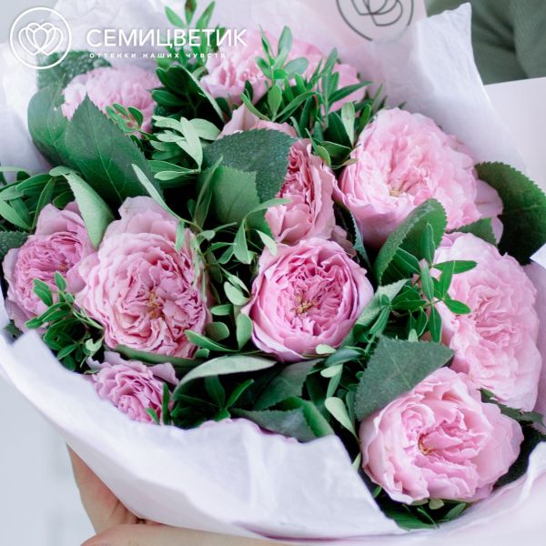 Букет из 11 розовых пионовидных роз Mayra's Pink 40 см с фисташкой