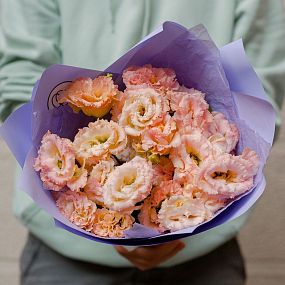 Монобукет  из 15 кремовых лизиантусов