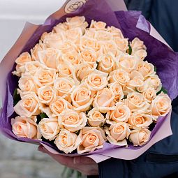 Букет из 51 кремовой розы Пич Аваланш 35-40 см (Россия)