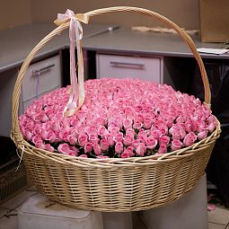 501 розовая роза Premium 40 см (Кения) в корзине