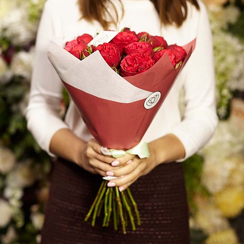 Красные пионовидные розы Red Piano 40 см