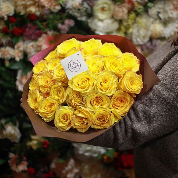 Букет из 25 желтых роз High Yellow Magic 50 см (Эквадор)