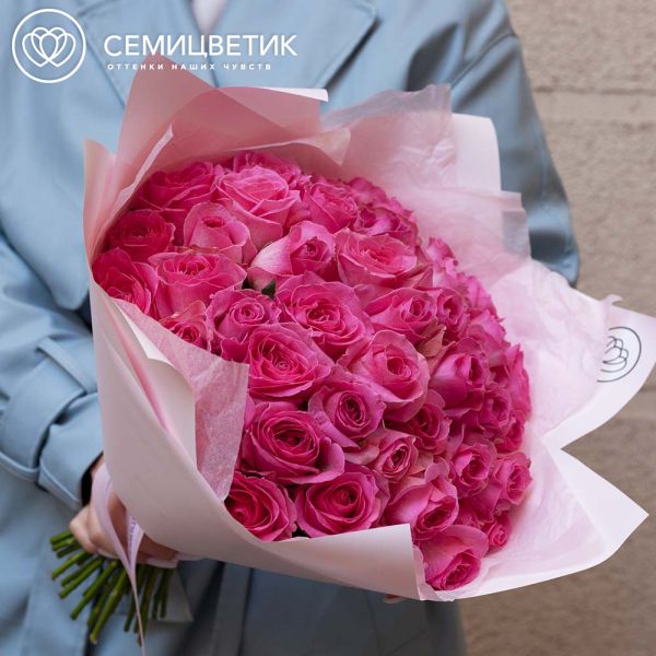 Букет из 45 розовых роз 35-40 см (Россия) в розовой пленке