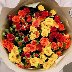 Букет из 19 кустовых роз 40 см яркий микс (Кения)