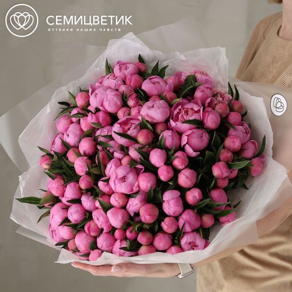 Букет из 101 ярко-розового пиона Standart Plus