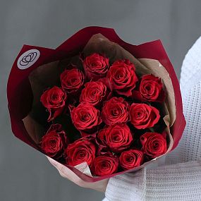 Букет из 15 красных роз Ever Red 60 см (Кения)