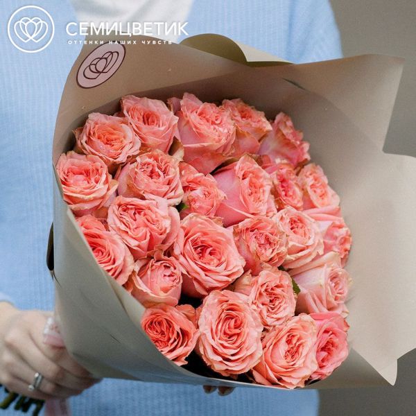 Букет из 25 кораллово-розовых пионовидных роз Wild Love 40 см