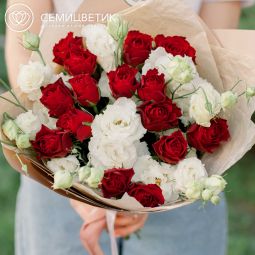 Букет из 15 красных роз (Кения) Standart и 7 белых лизиантусов