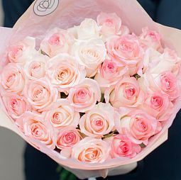 25 белых с розовой каймой роз (Россия) 40 см Джамиля