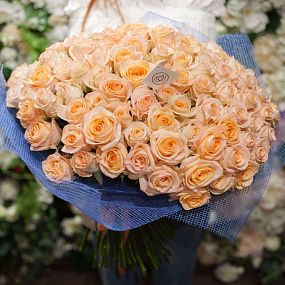 Букет из 101 кремовой розы Tiffany 60 см (Эквадор)