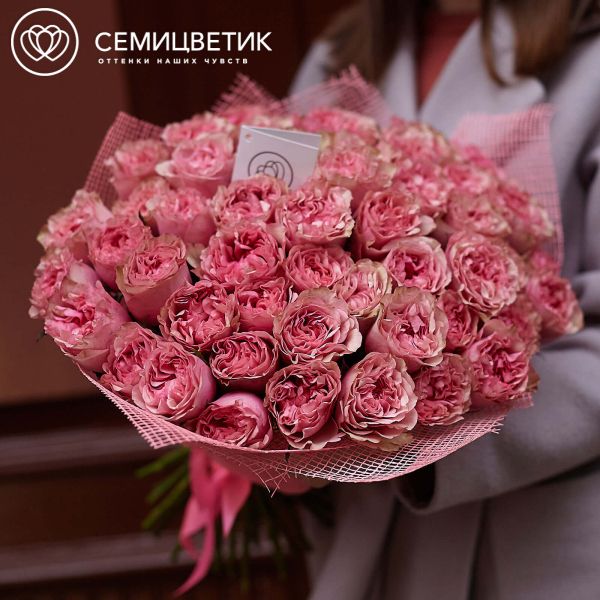 Букет из 51 розовых пионовидных роз Love Me Tender 40 см