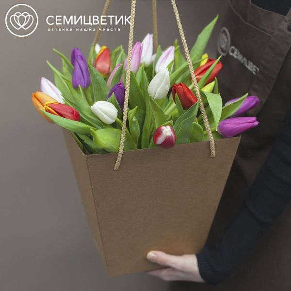 Букет из 25 тюльпанов микс в коробке