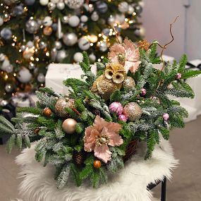 Большая новогодняя композиция из нобилиса с совой