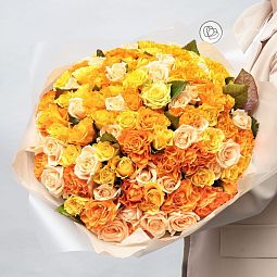 Букет из 101 оранжевой, желтой и кремовой розы 35-40 см (Россия)