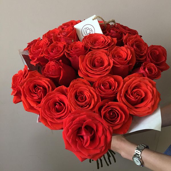 Букет из 25 красных роз Nina 50 см (Эквадор)