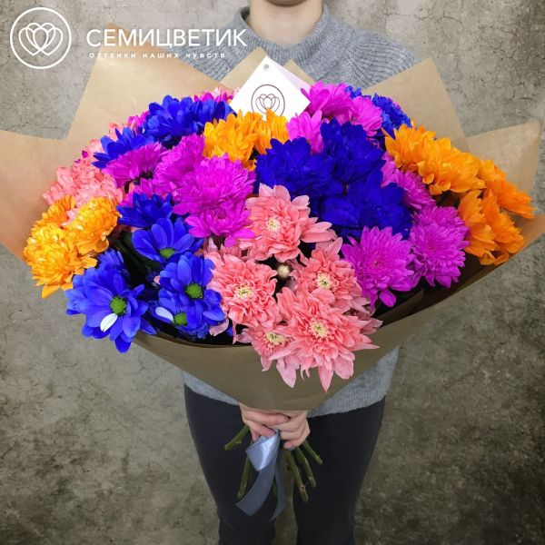 Букет из 15 крашеных хризантем яркий микс