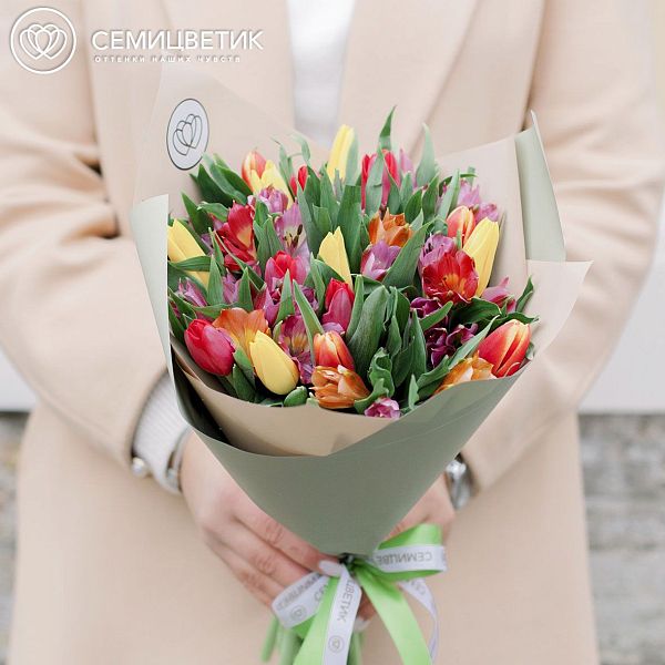 15 тюльпанов и 7 альстромерий микс в диайнерской упаковке ZL