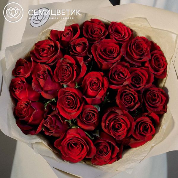 Букет из 25 красных роз Ever Red 50 см