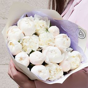 Букет из 15 кремовых пионов Bowl of Cream Premium