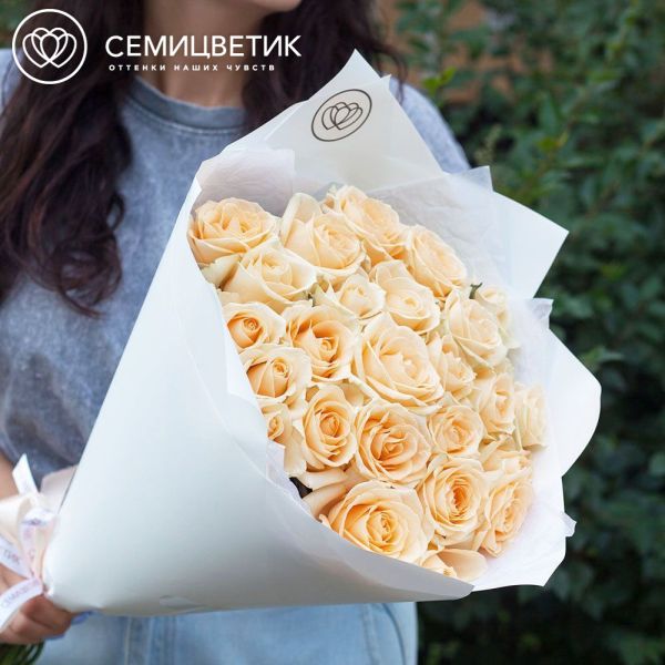 Букет из 25 кремовых роз 60 см (Россия)